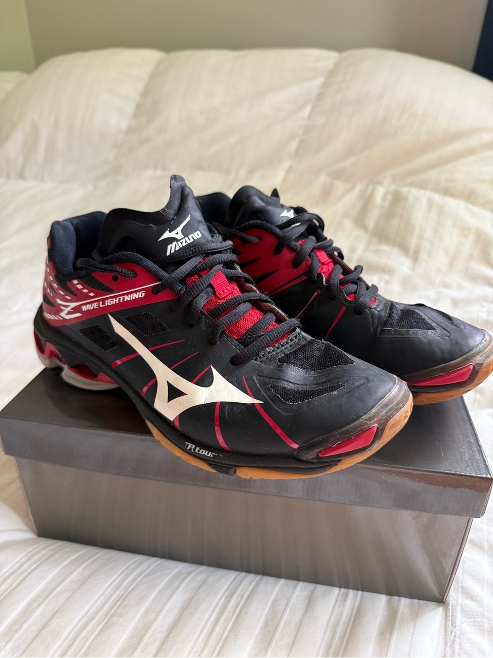 Mizuno Black and Red Wave Lightning Men's Volleyball Shoes